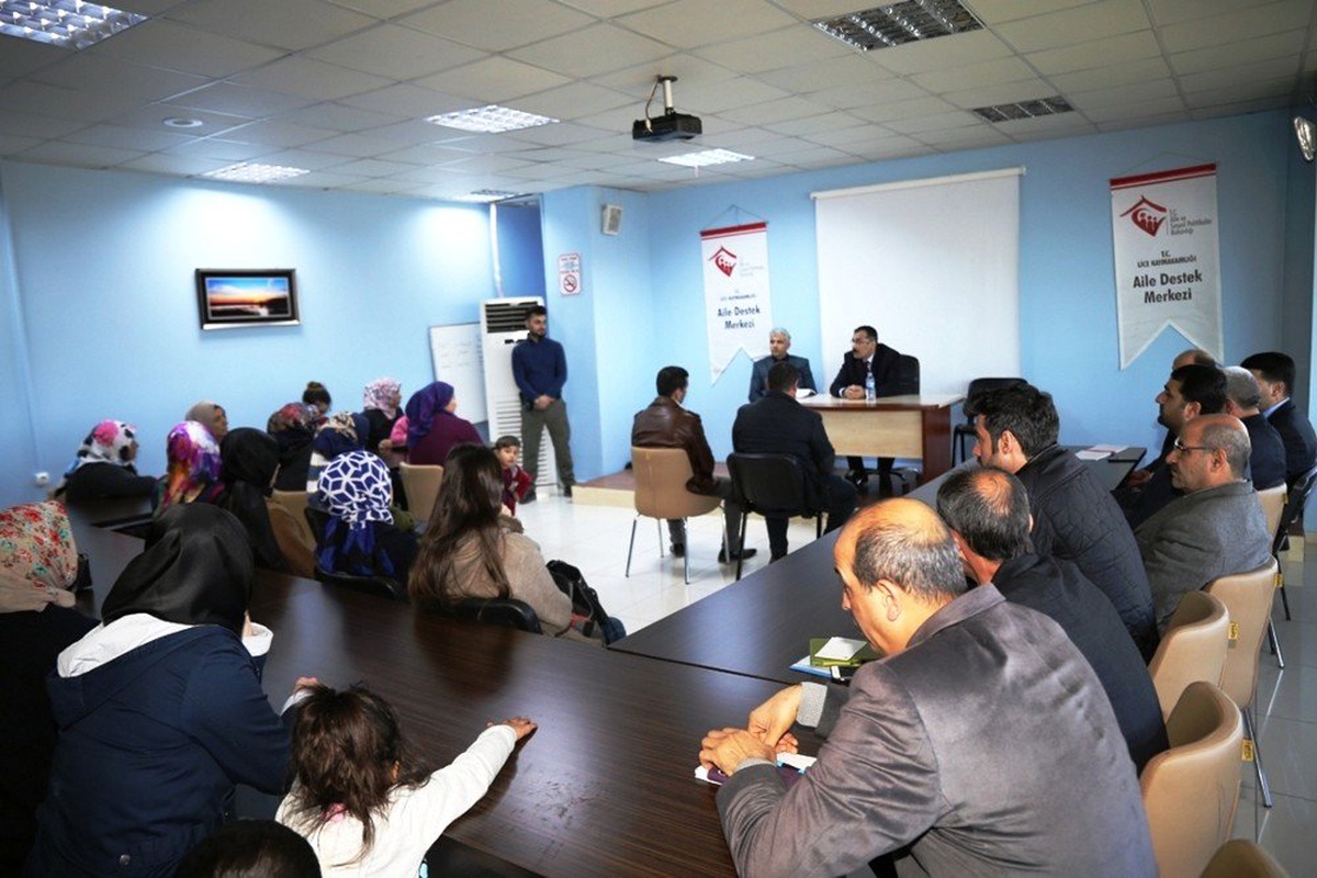 Kaymakam Çelik Vatandaşlarla Bir Araya Geldi