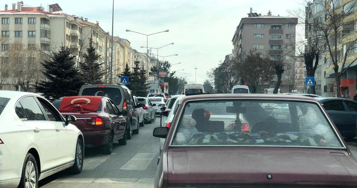 Modifiye Sevdalıları Konvoy Yaparak, Şehidi Yad Ettiler