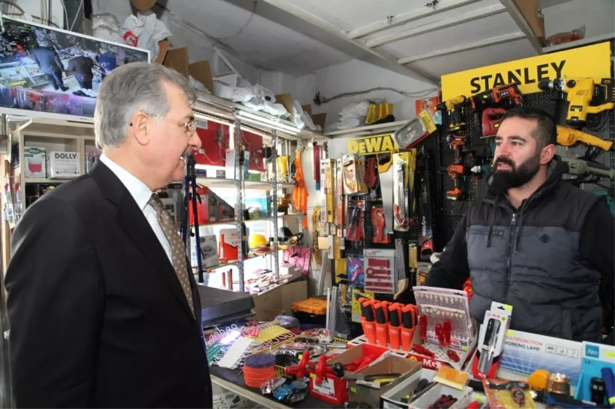 Taşyürek, AK Parti ve MHP Kartal Teşkilat Üyeleri ile Esnafları Ziyaret Etti