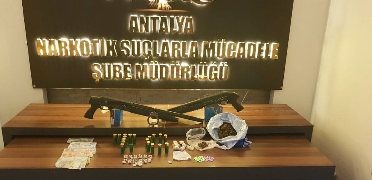 Antalya\'da Uyuşturucu Operasyonları: 9 Tutuklama