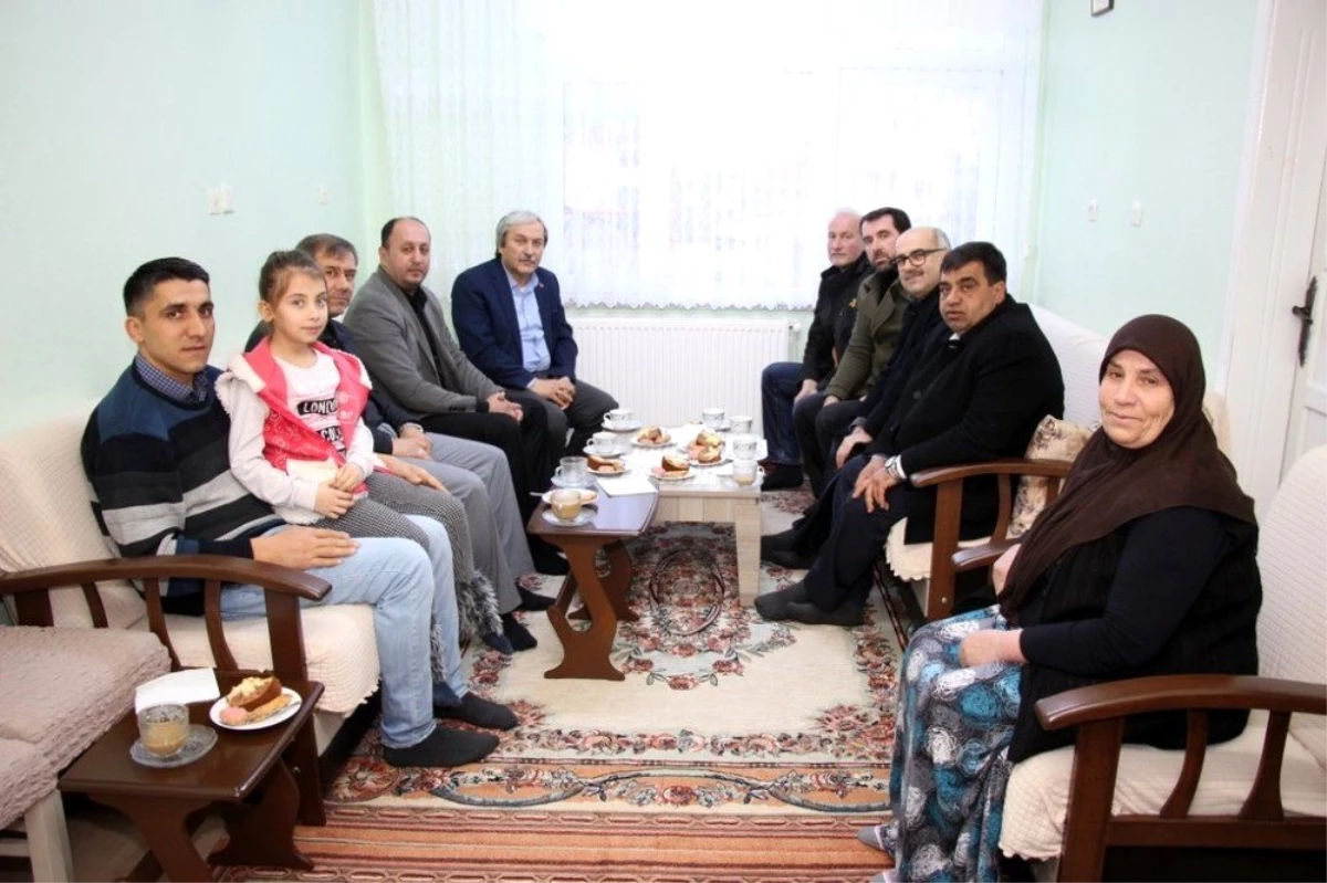 Başkan Şahin Şehit Ailelerini Ziyaret Etti
