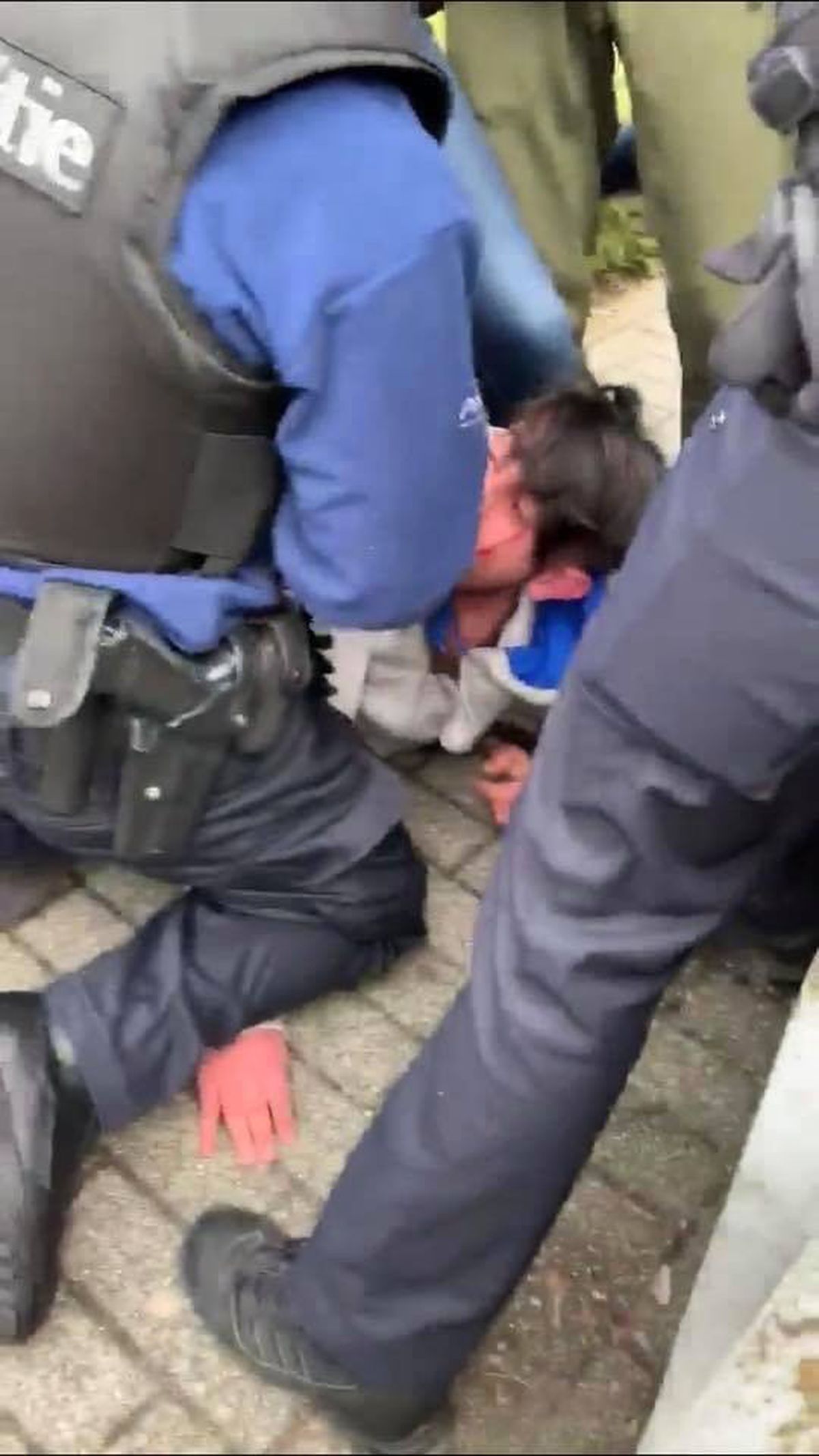 Belçika\'da Türk Öğrenciler ile Polis Arasında Kavga