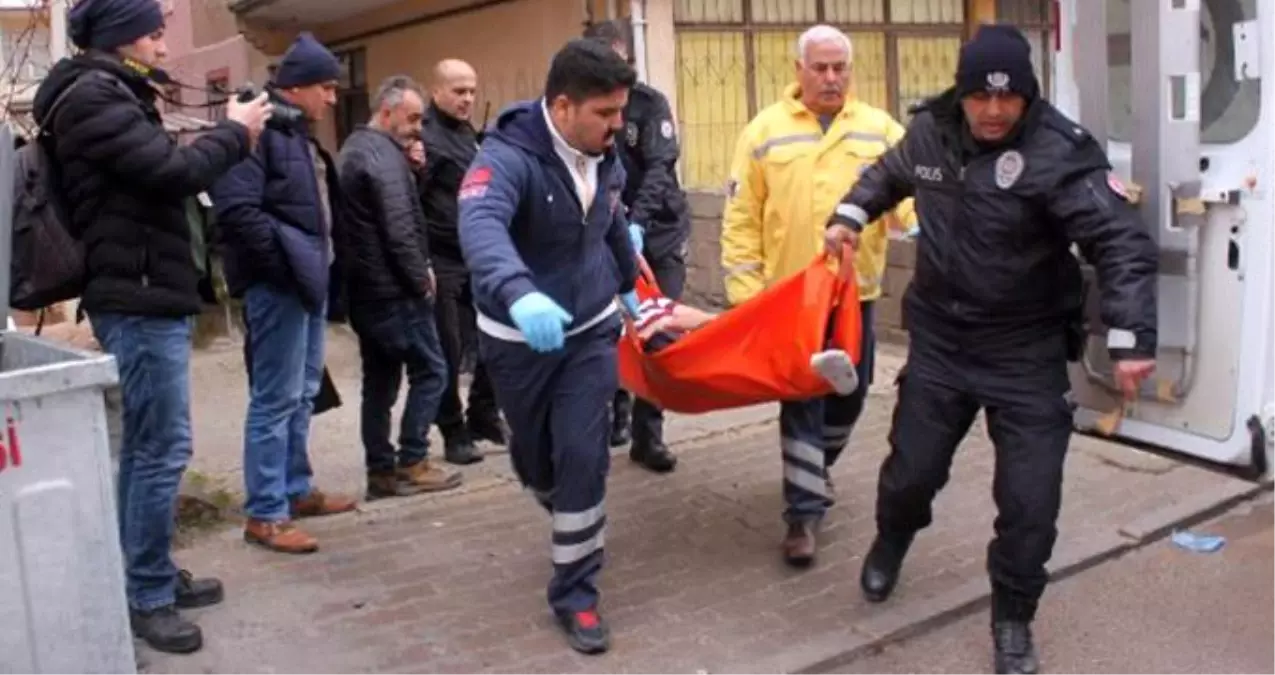 Cezaevinden İzinli Çıkıp Evine Gelen Hükümlü, Eşinin Gözleri Önünde Başından Vuruldu