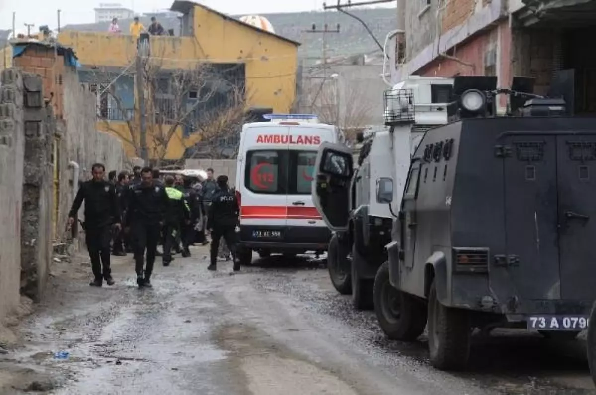 Cizre\'de Taşlı-sopalı Kavga: 5 Yaralı