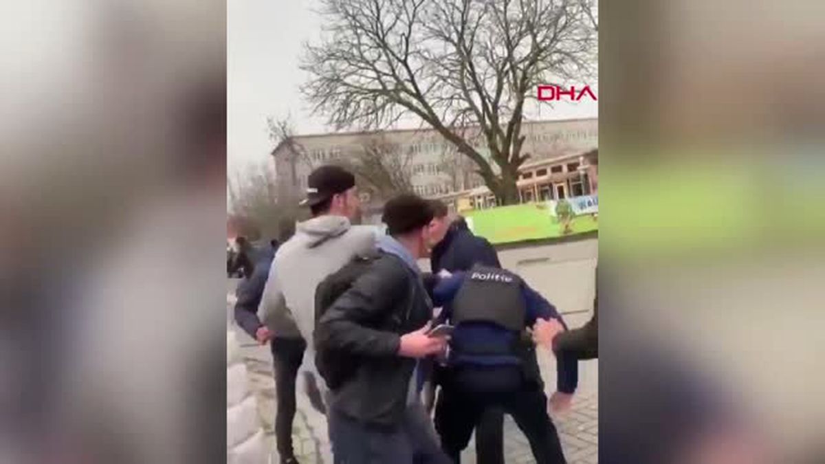 Dha Dış ? Belçika\'da Polise Mukavemet Eden Gençlere Sert Müdahale