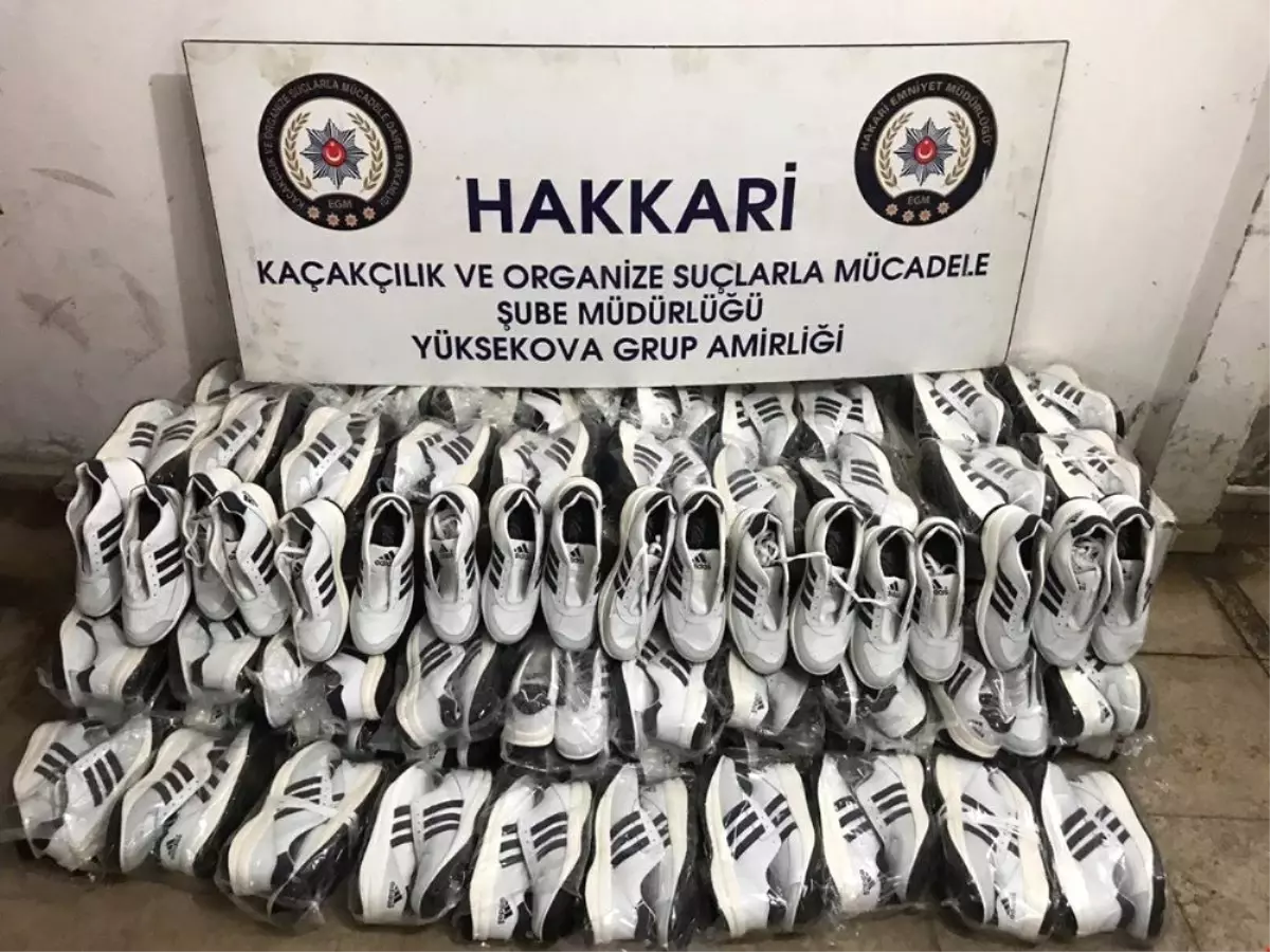 Hakkari\'de 115 Çift Gümrük Kaçağı Ayakkabı Ele Geçirildi