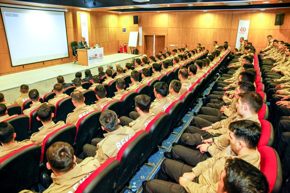 Kahramanmaraş\'ta Mahalle Bekçilerine Hizmet İçi Eğitim