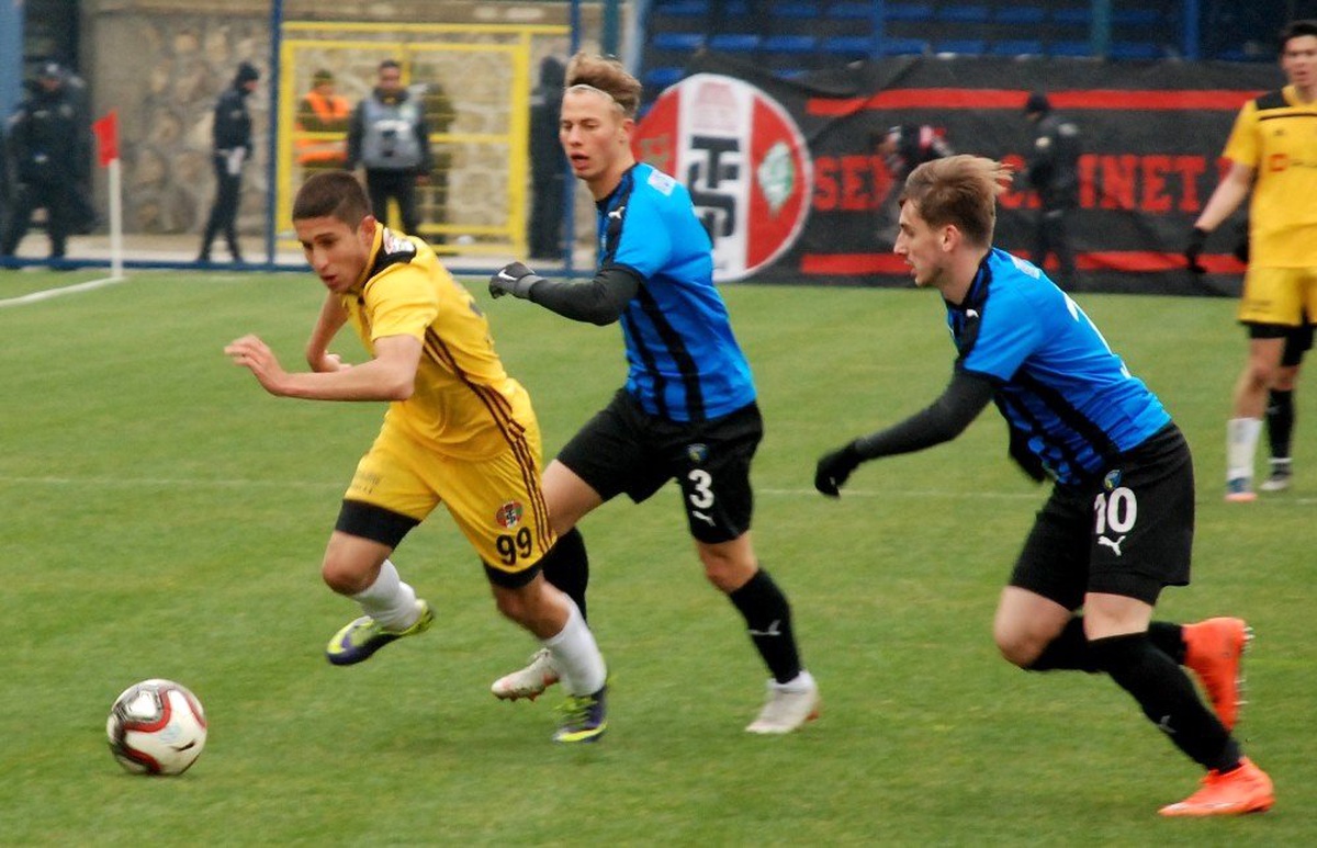 Karacabey Belediyespor\'da Yüzler Gülüyor