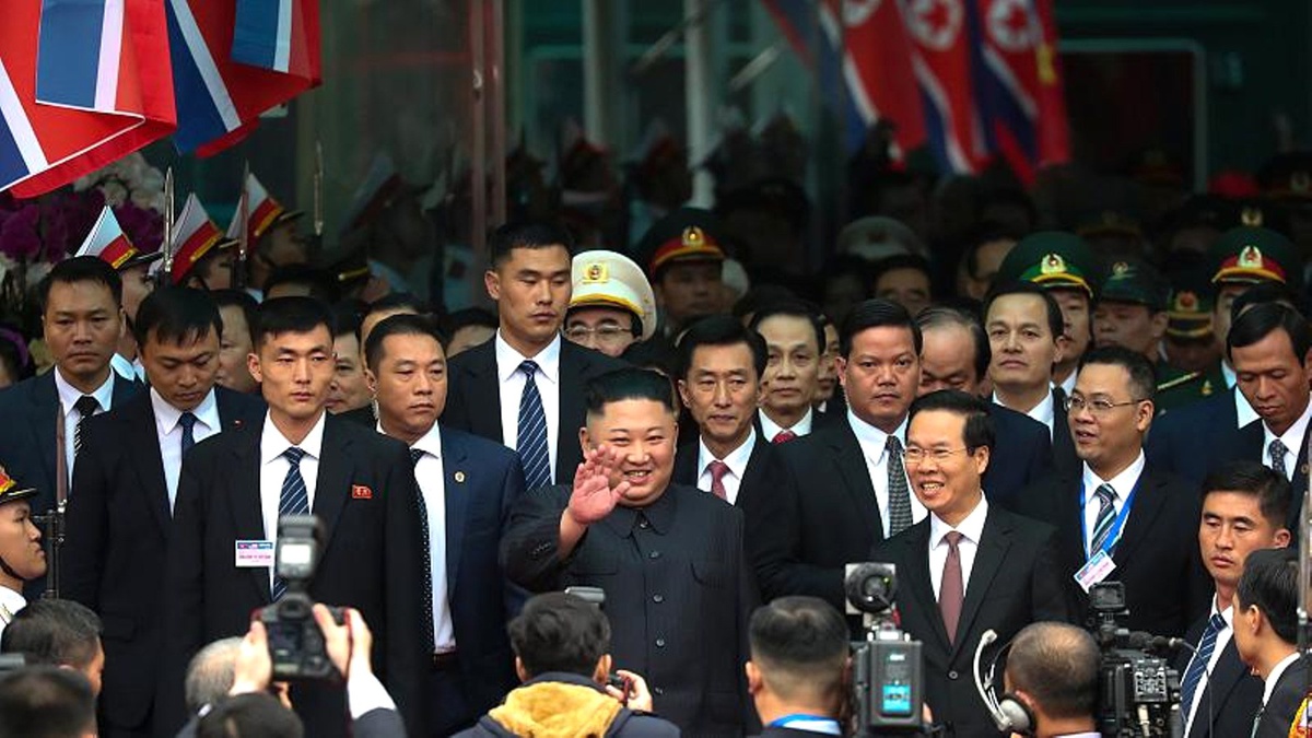 Kim Jong-un 60 Saatlik Yolculuğun Ardından Vietnam\'da Trump\'ı Bekliyor