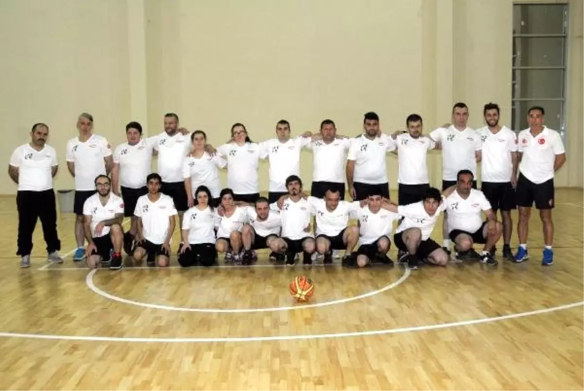 Özel Öğrencilerin Hayatlarına Basketbol Kursuyla Dokunuyor