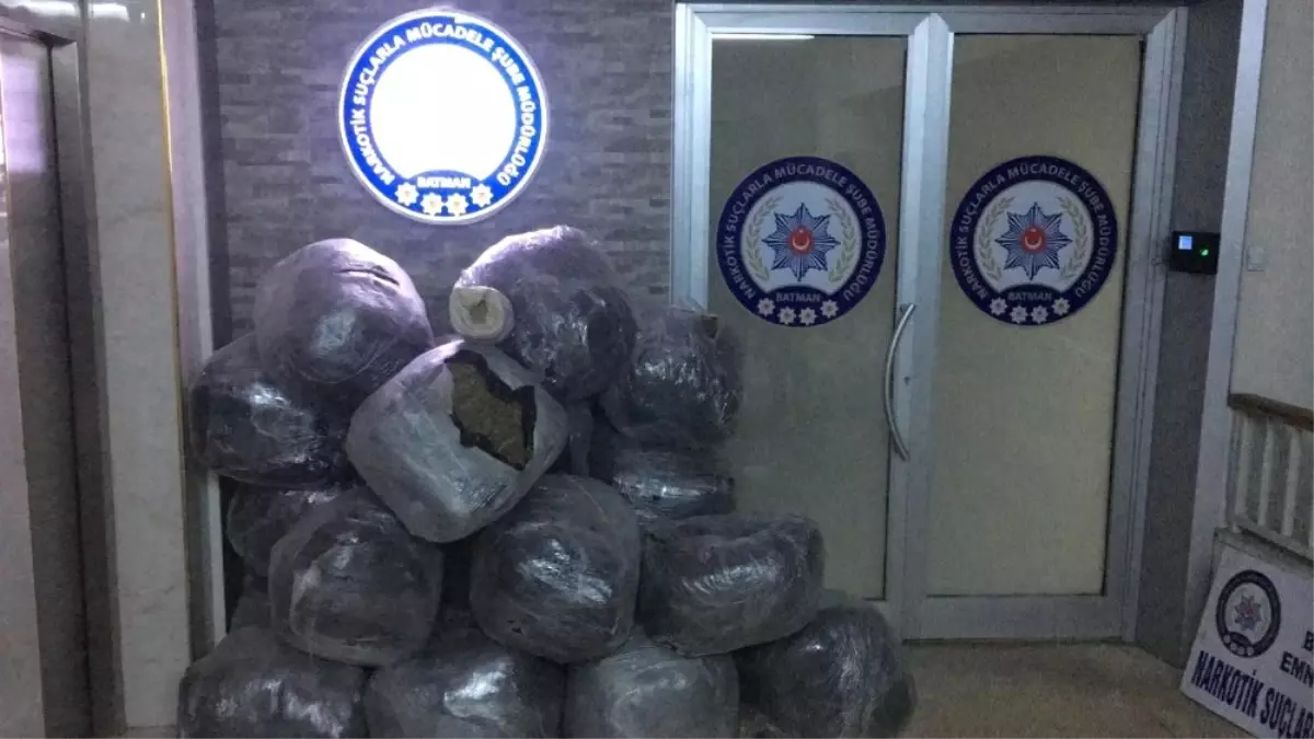 Saman Balyalarının Arasından 215 Kilo Esrar Çıktı