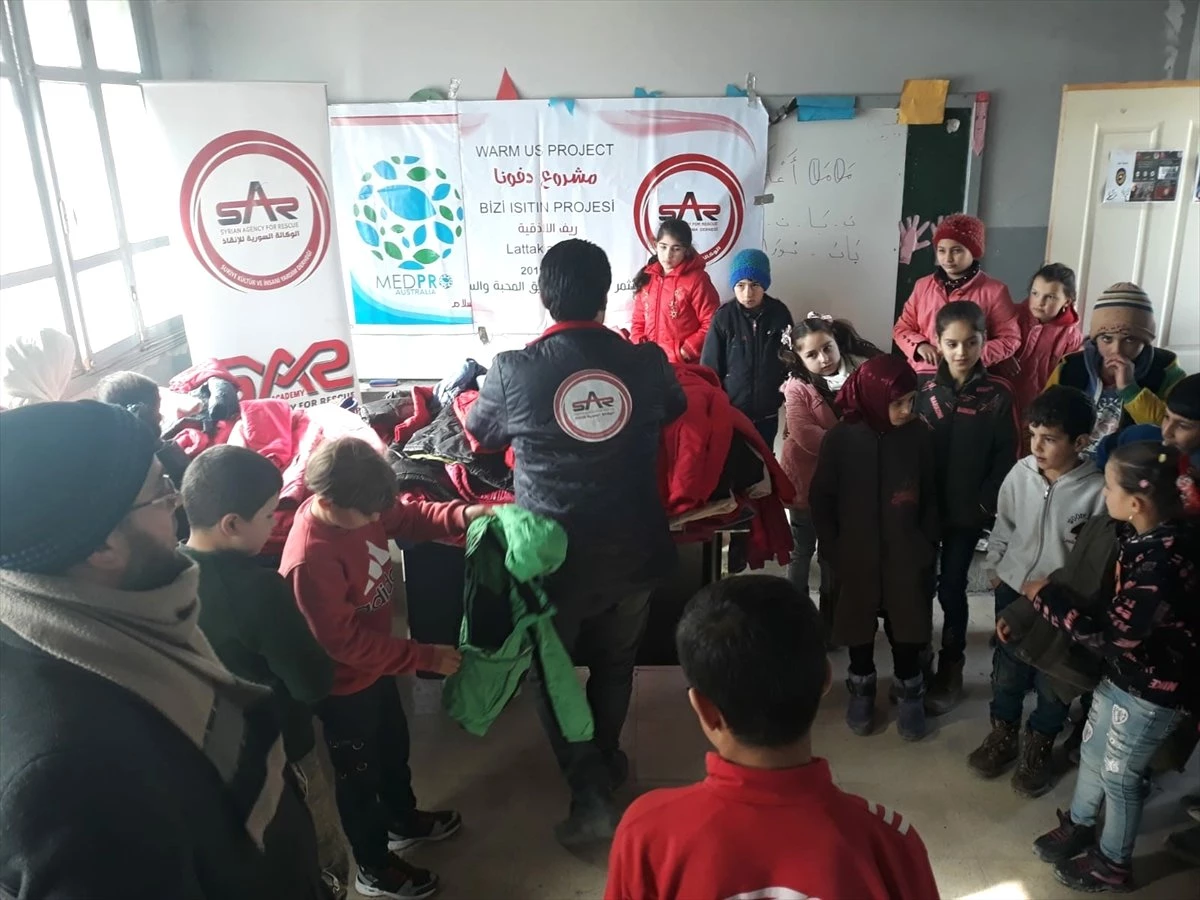 Suriyeli Çocuklara Giysi Yardımı