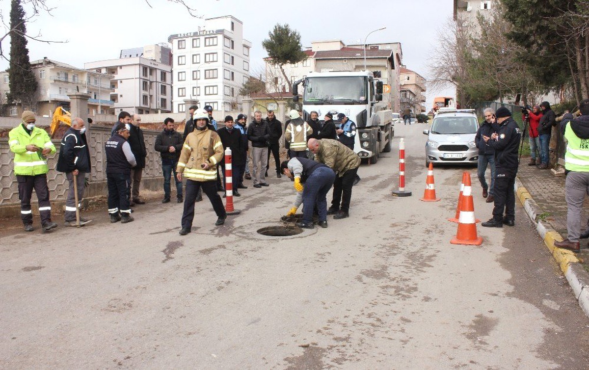 Tuzla\'daki Kimyasal Kokunun Kaynağı Araştırılıyor