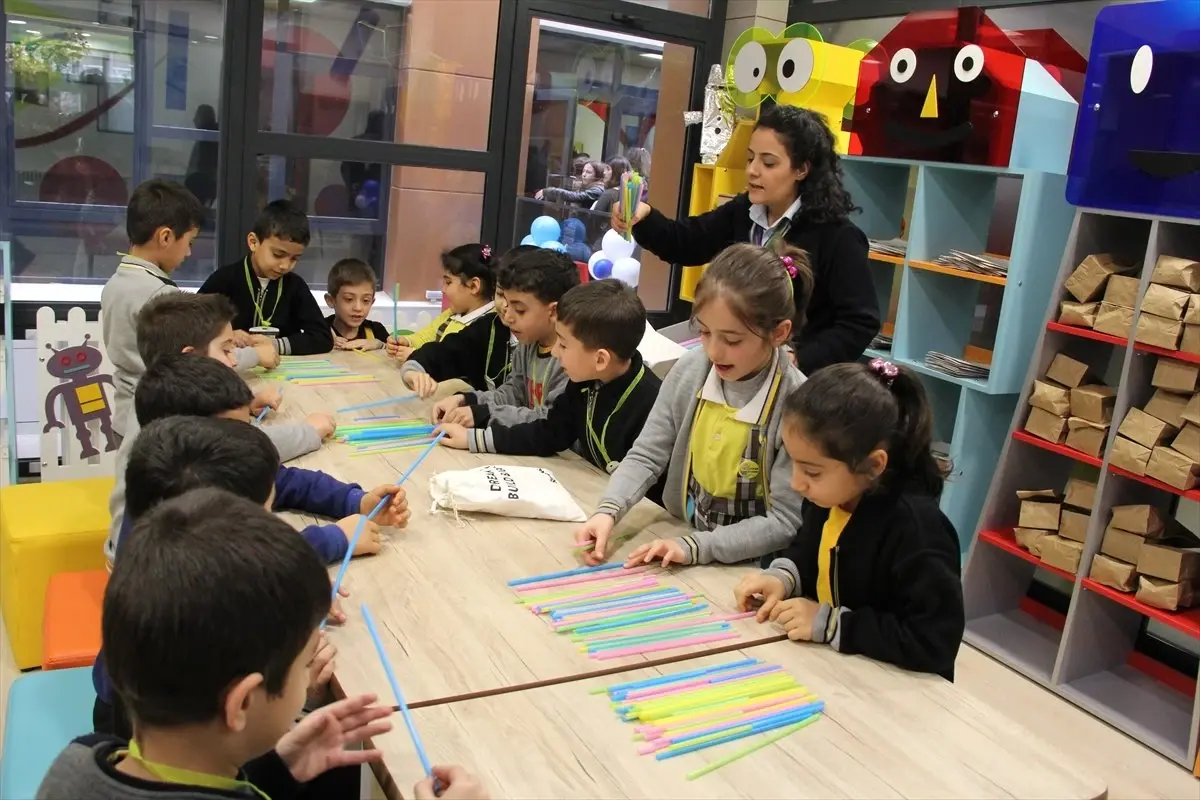 Uygulamalı Çocuk Kütüphanesi" Miniklerin Ufkunu Açıyor