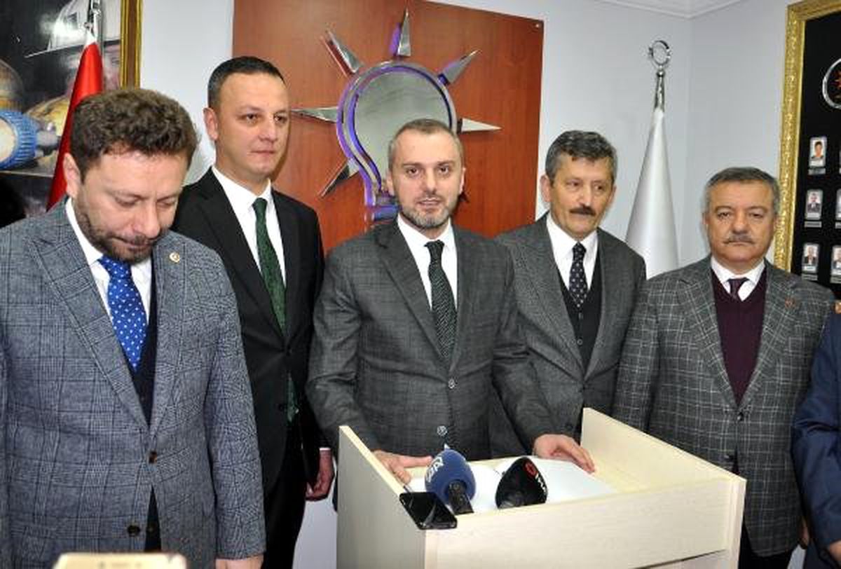 AK Parti\'li Kandemir: İttifaklar Nasıl Bir Seçimle Karşı Karşıya Olduğumuzu Anlatıyor