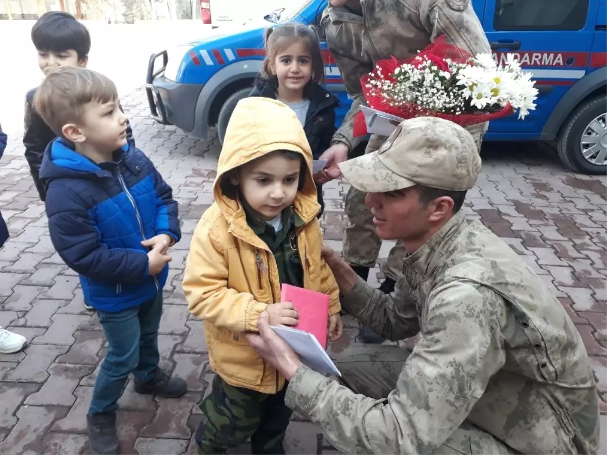 Anaokulu Öğrencilerinden Mehmetçiğe Duygu Dolu Mektup