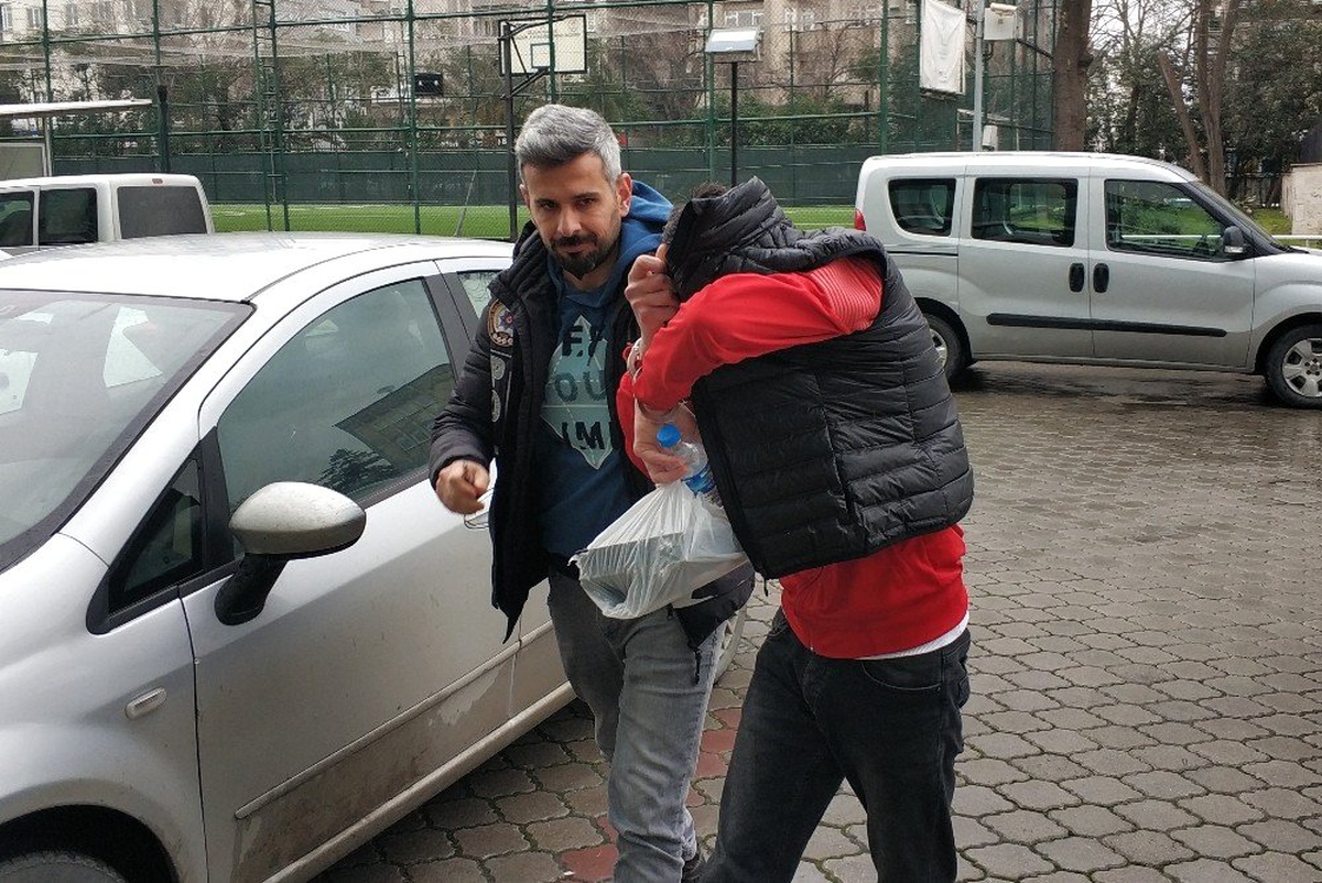 Aracında Satışa Hazır Uyuşturucuyla Yakalandı