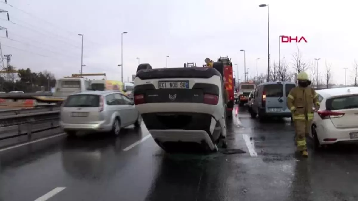 Avcılar\'da İki Araca Çarpan Otomobil Takla Atarak Ters Döndü