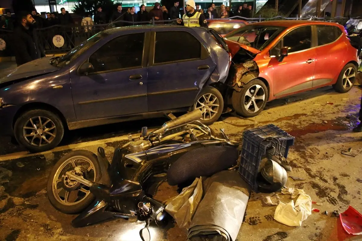 Aydın\'da Zincirleme Trafik Kazası: 4 Yaralı