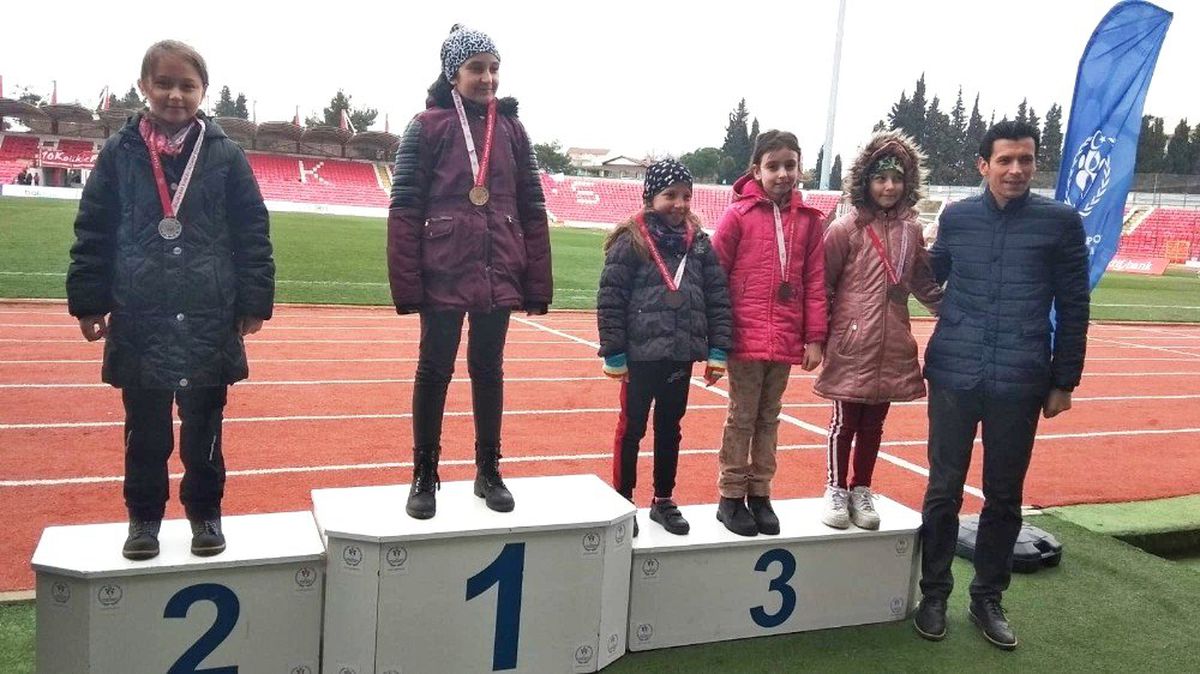 Burhaniyeli Oryantiringçiler Balıkesir\'de Kürsüye Çıktı