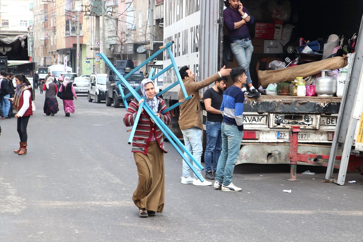 Diyarbakır\'da Yıkılma Tehlikesi Bulunan Bina Boşaltılıyor