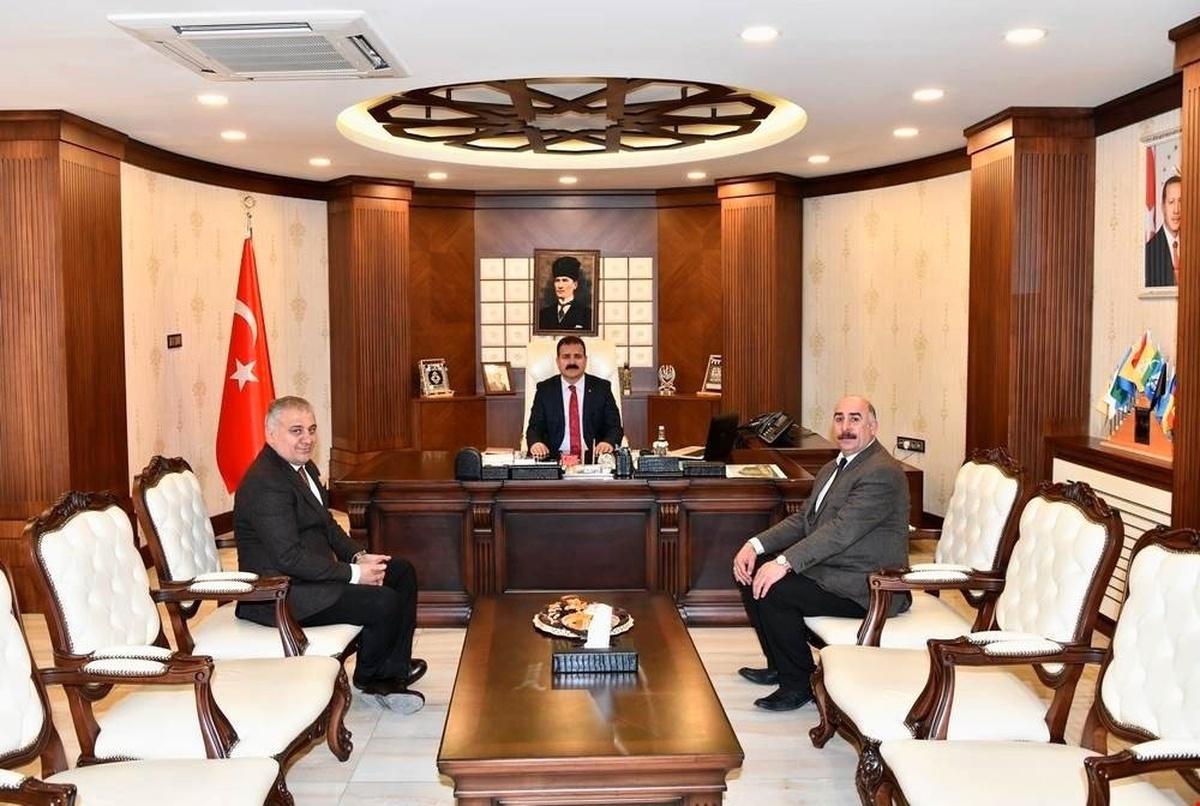 Halk Oyunları İl Temsilciliğinden Vali Akbıyık\'a Ziyaret