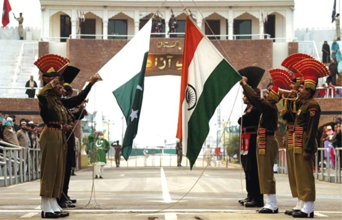 Hindistan ve Pakistan neden savaşın eşiğine geldi?