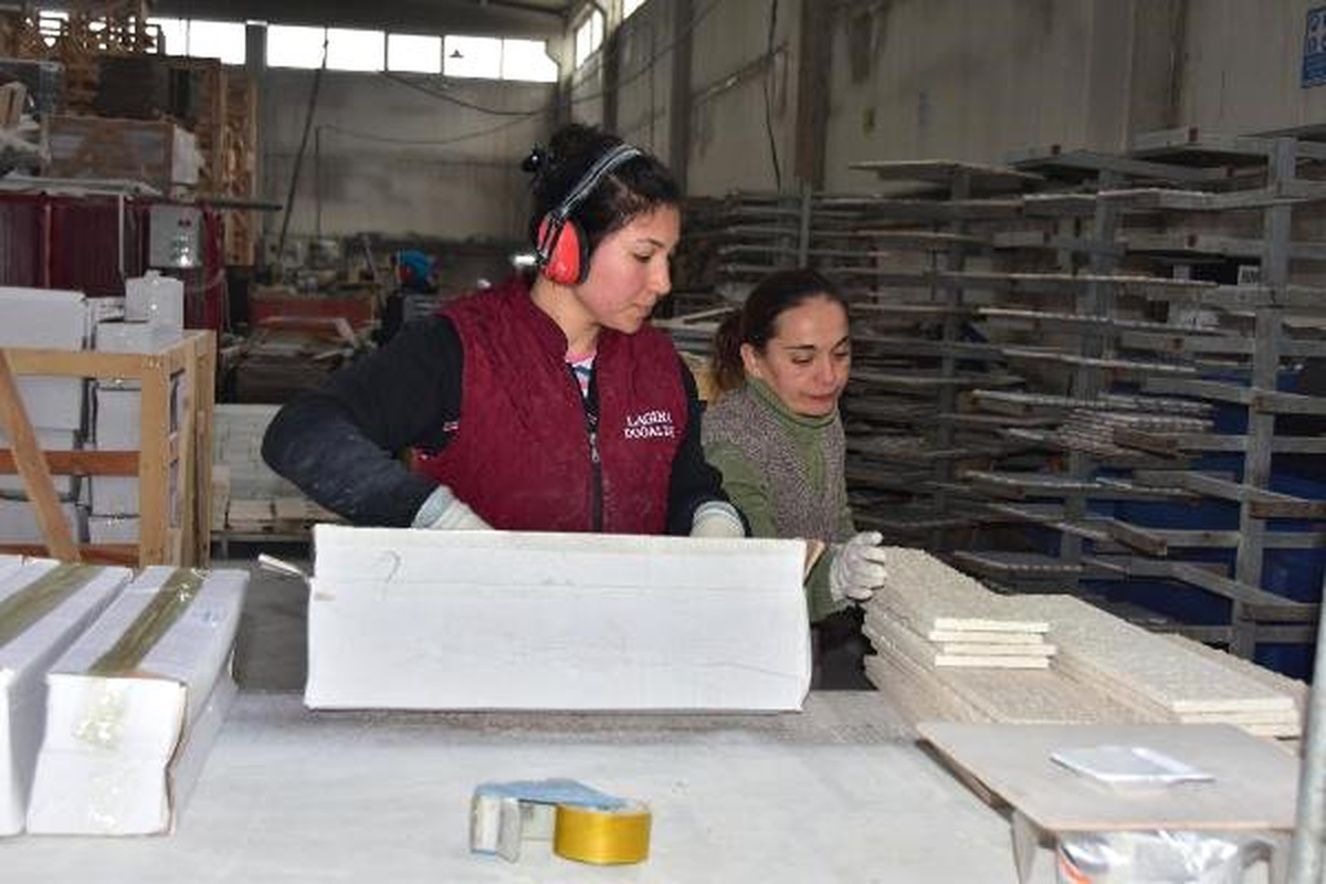 Kadınların Elinden Dünyaya İhraç Ediliyor