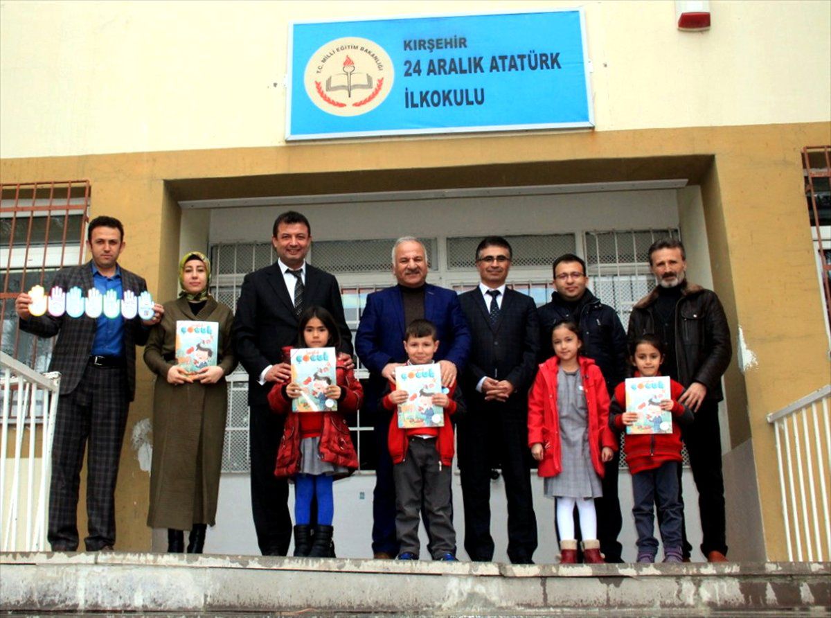 Kırşehir\'de Sağlık Çocuk Dergisi Dağıtıldı