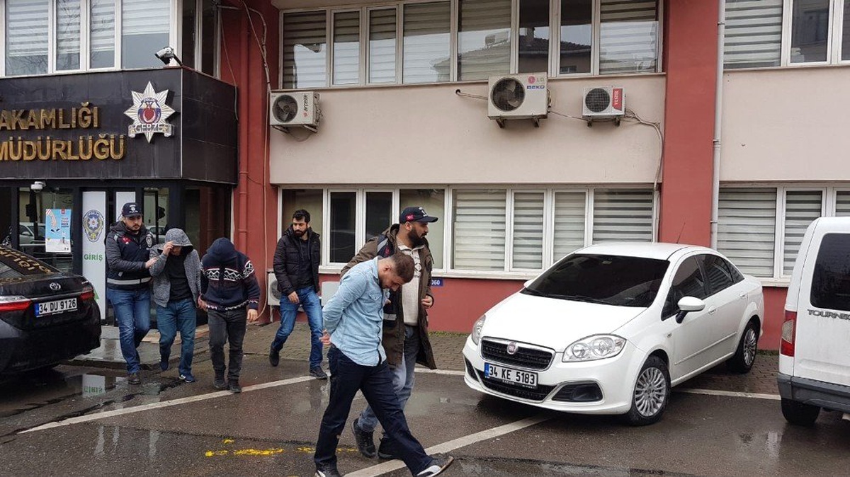 Kocaeli\'de Girdikleri Evi Soyan 3 Kişi Yakalandı