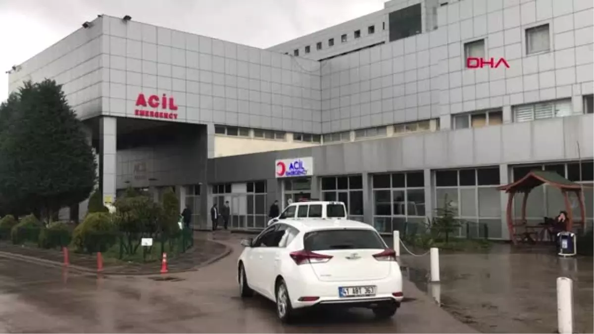 Kocaeli Isınmak İçin Ateşe Döktükleri Tinerden Yandılar