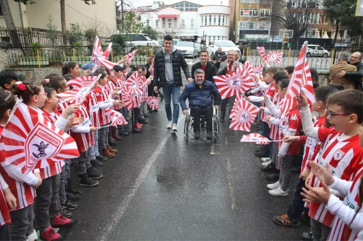 Minik Taraftarlardan Küfre Karşı Slogan: \'Kötü Söz Söyleme, Ağzını Kirletme\'