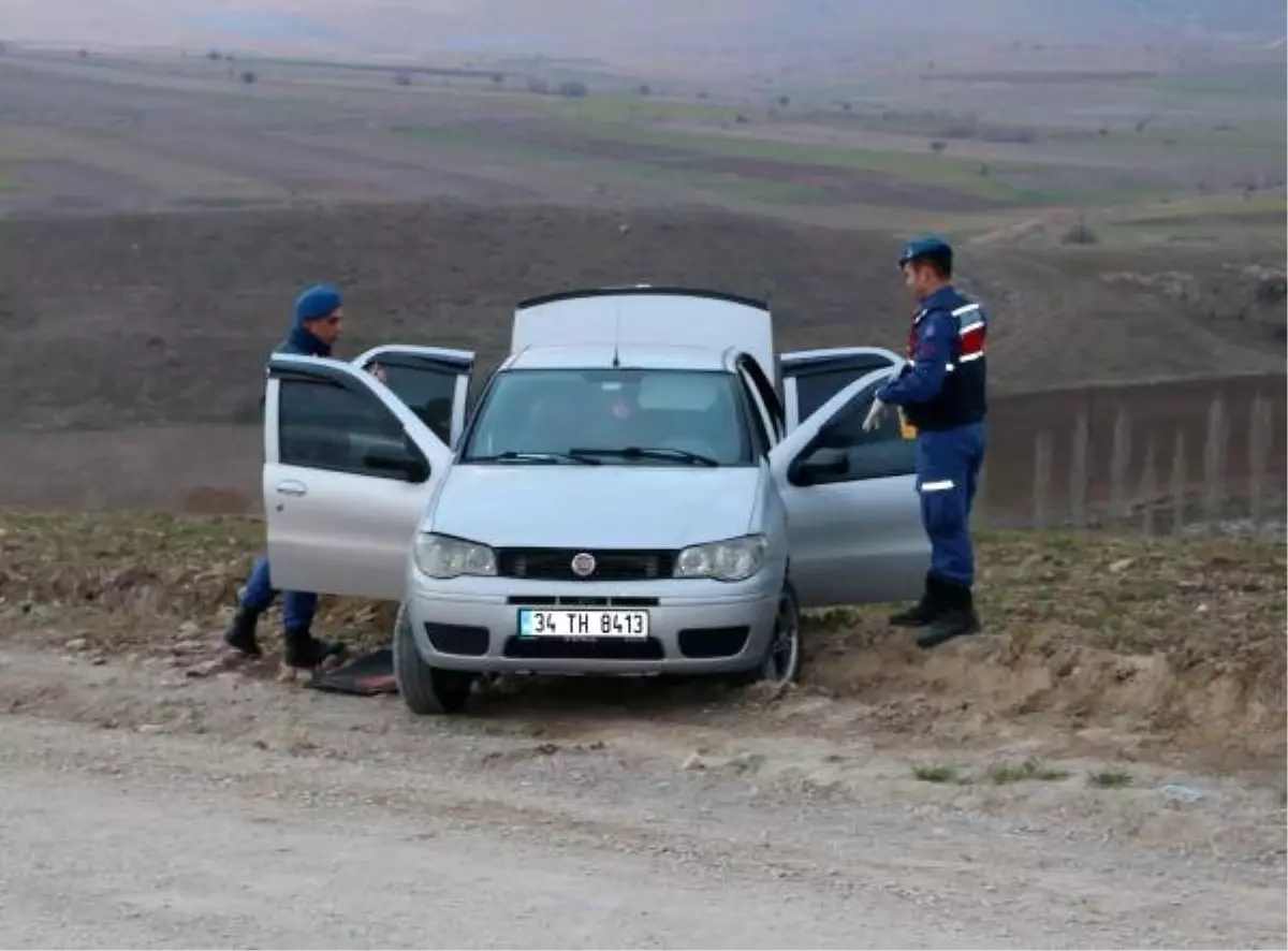 Otomobilde Silahlı Borç Kavgası: 2 Yaralı