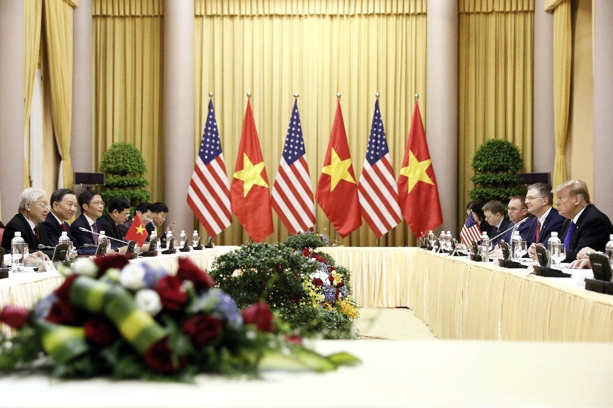 Trump-Kim Jong Zirvesi Akşam Yemeği ile Başlıyor