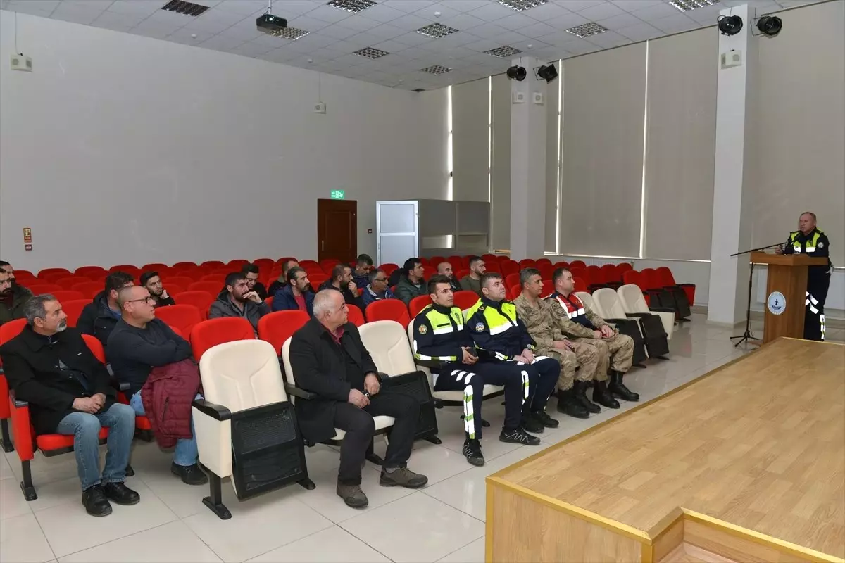 Tunceli\'de Sürücülere Trafik Eğitimi Verildi