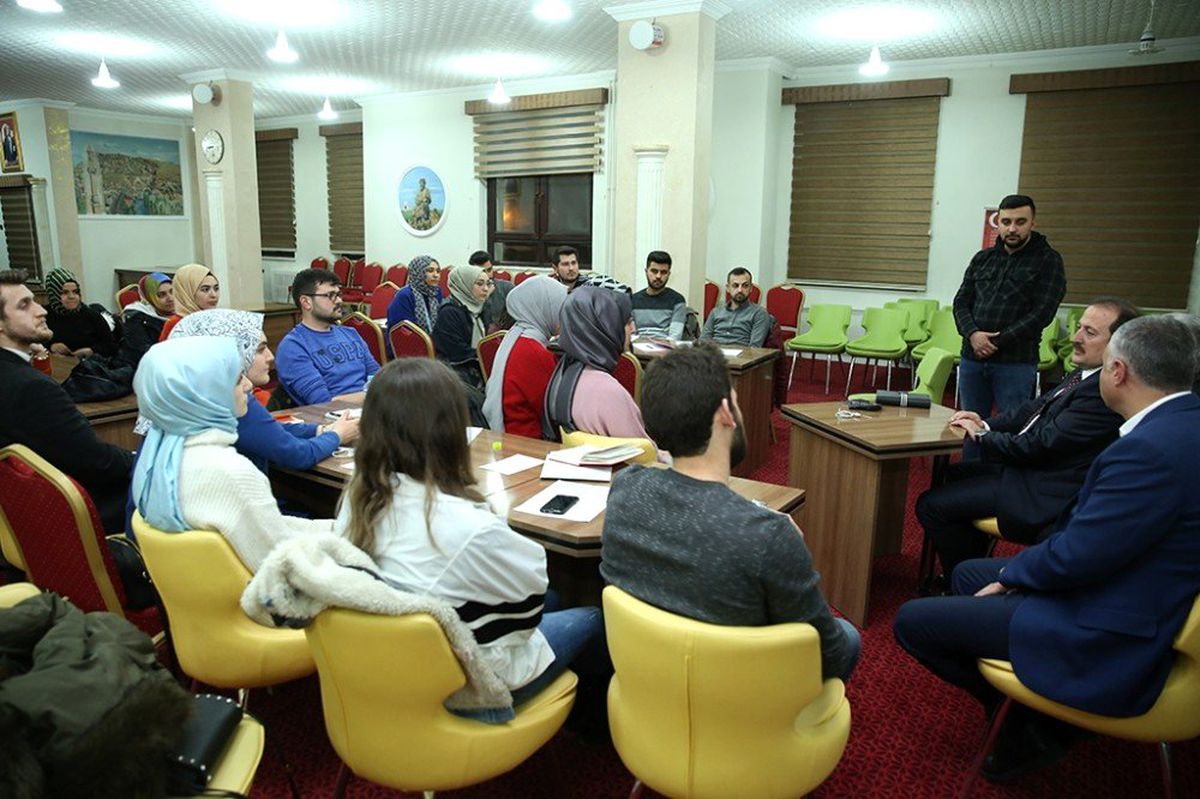 Vali Pehlivan Erasmus Plus Proje Eğitimi Alan Öğretmenlerle Bir Araya Geldi
