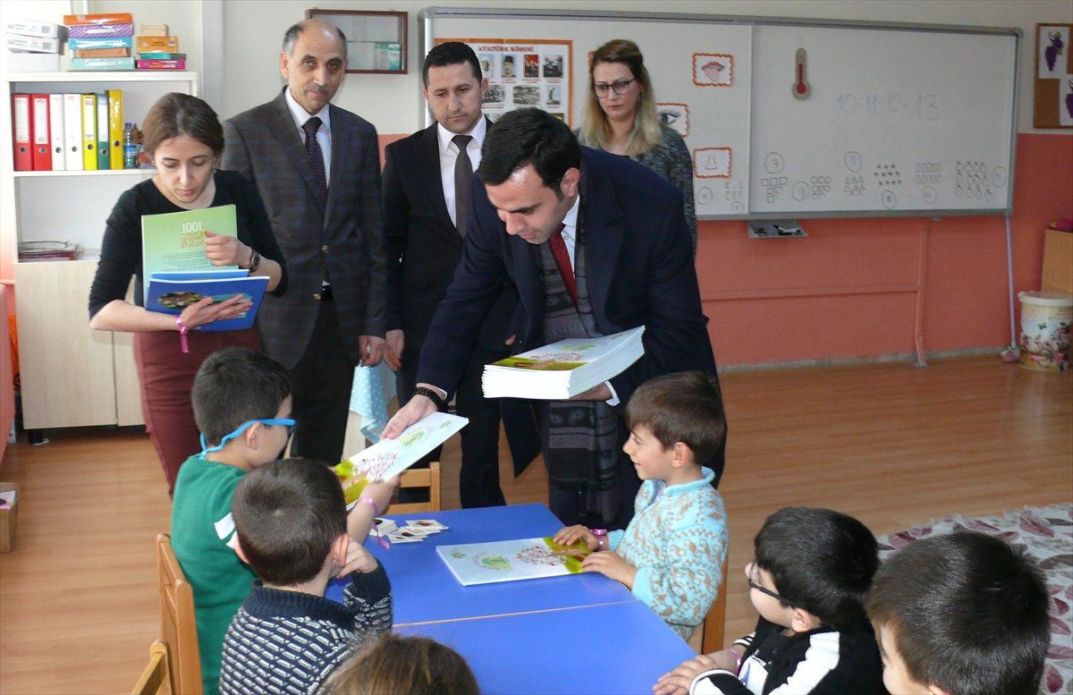 Yeşilyurt\'ta Öğrencilere 2 Bin Kitap Dağıtıldı