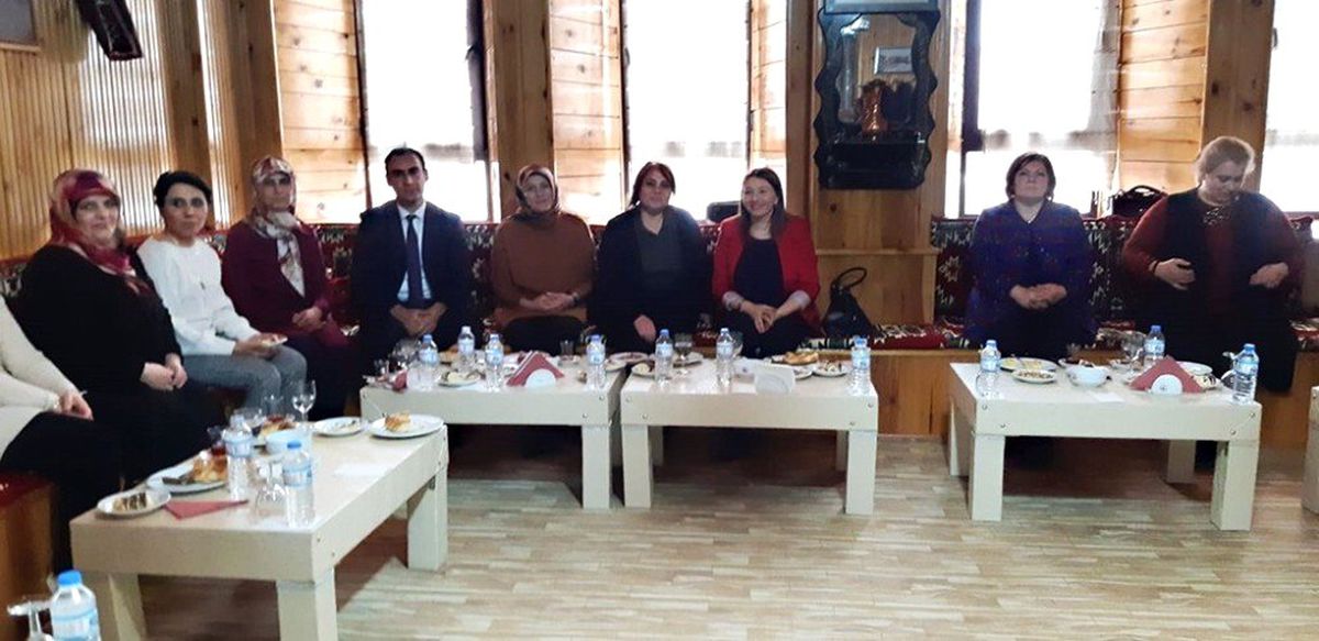 Yıldız Pehlivan Halk Eğitim Merkezi Usta Öğreticileri ve Kursiyerleriyle Bir Araya Geldi