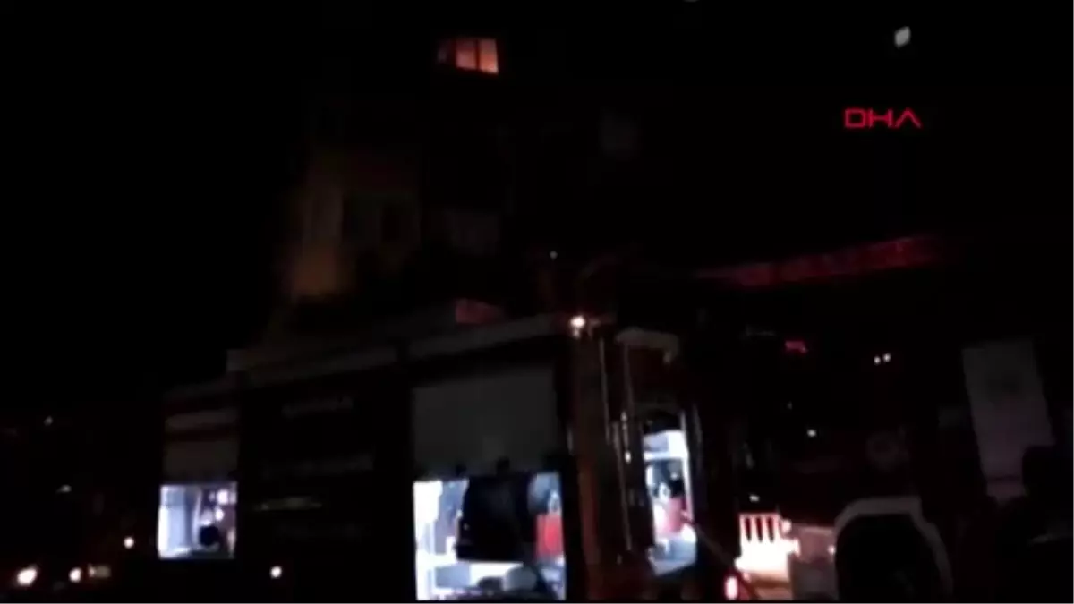 Adana\'da Kedi, Yangında Sahibini Yanmaktan Kurtardı