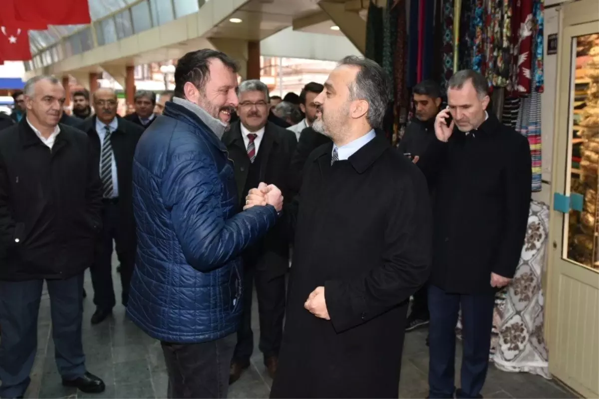 Aktaş Meşale ve Konfetilerle Karşılandı