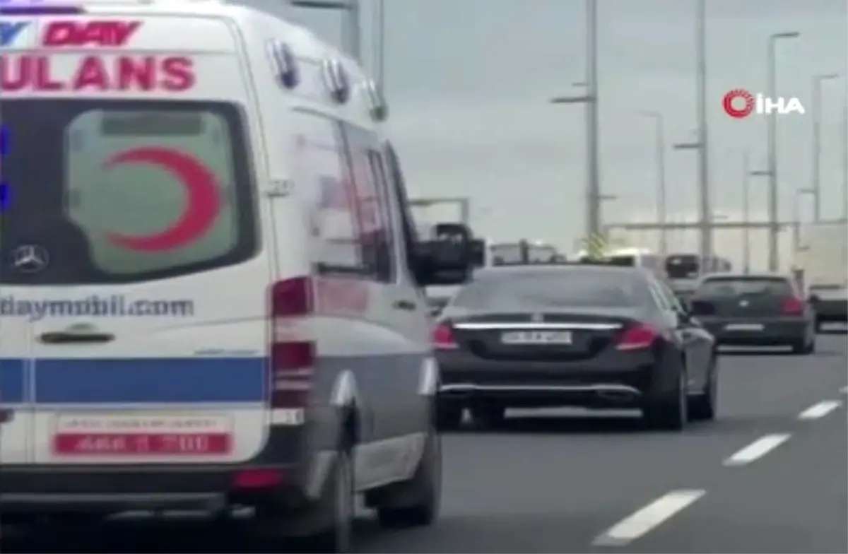 Ambulansa Yol Vermemek İçin Yaptıkları Pes Dedirtti