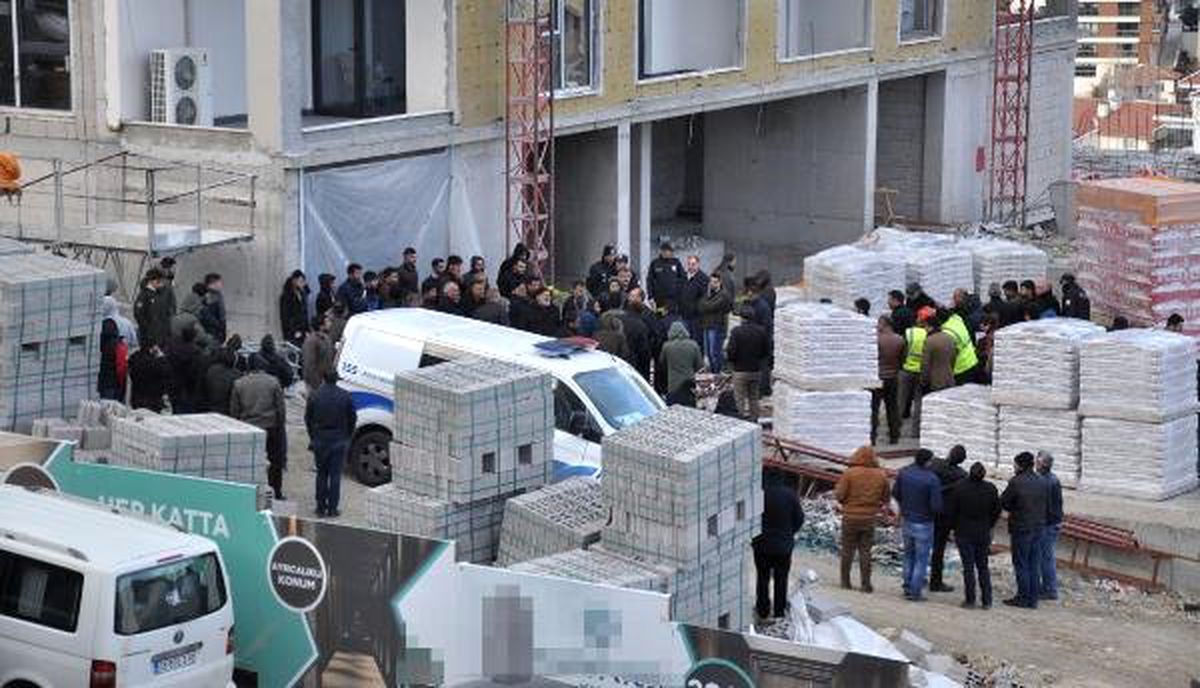 Ankara\'da 17\'nci Kattan Düşen İnşaat İşçisi Öldü