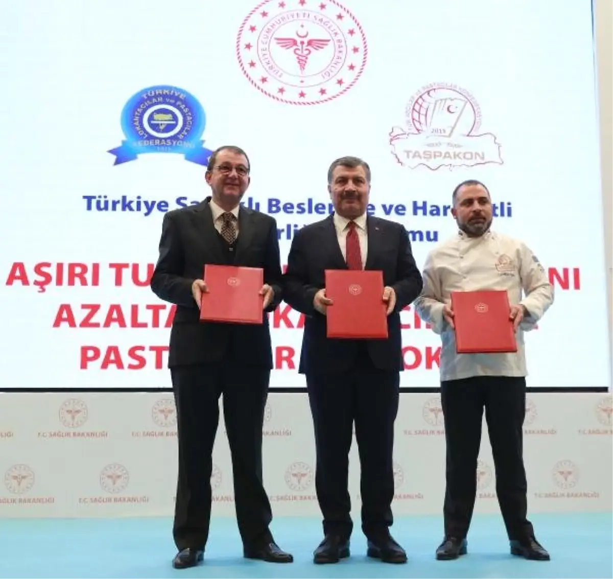 Bakan Koca: Besinlerdeki Tuz Yüzde 4, Şeker Yüzde 5 Azaltılacak