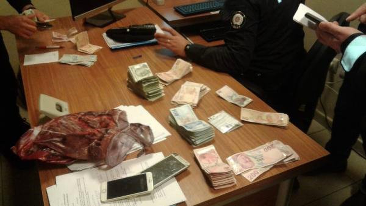 Bankadan Çekilen 144 Bin Lirayı Çalan 3 Şüpheli Yakalandı