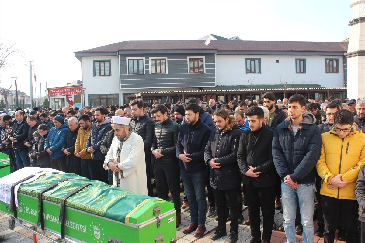 Baraja Düşen Araçta Ölen İki Kardeşin Cenazeleri Defnedildi