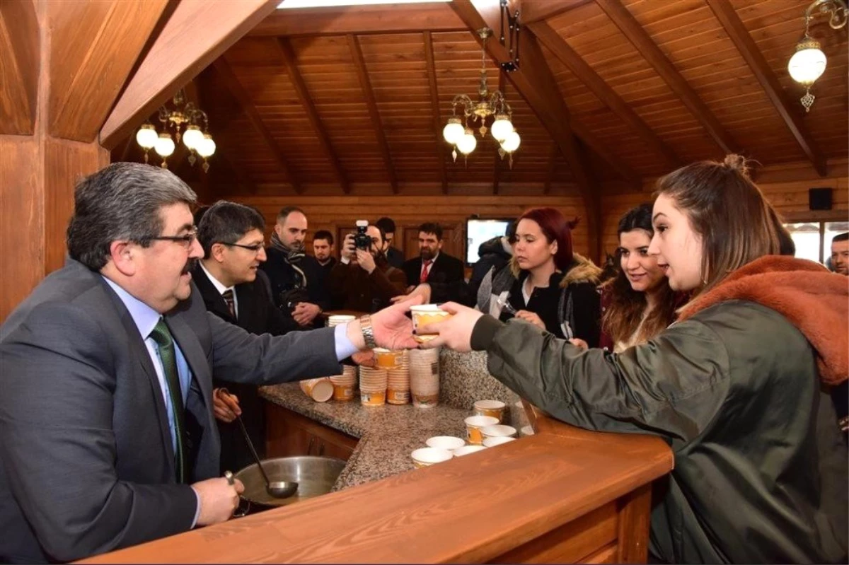 Başkan Can Öğrencilere Çorba ve Çay İkram Etti