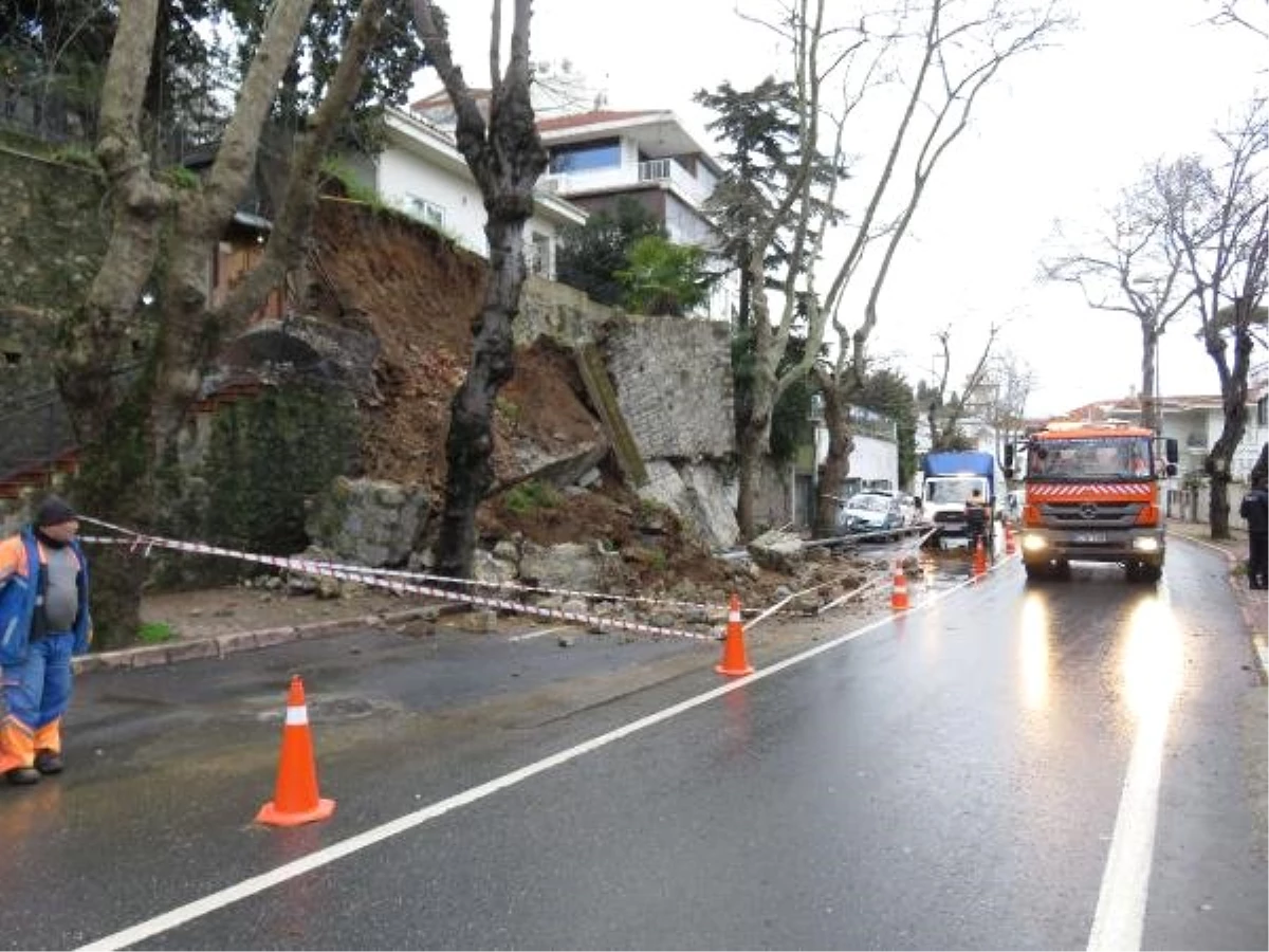 Beykoz\'da İstinat Duvarı Çöktü