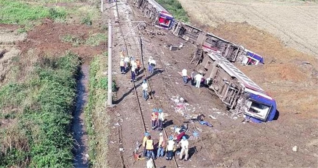 Çorlu\'da 25 Kişinin Öldüğü Tren Kazasında Makinistlere Takipsizlik Kararı Verildi