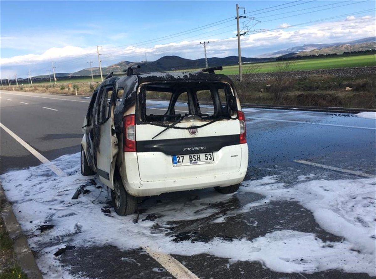Gaziantep\'te Trafik Kazası: 2 Ölü, 3 Yaralı
