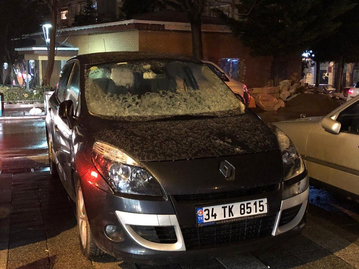 İstanbul\'da Dolu Etkili Oluyor